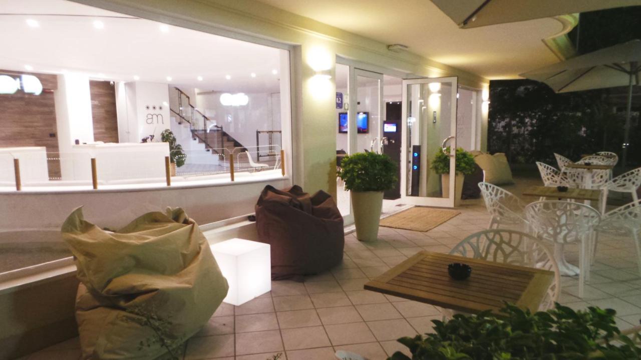 Hotel Aria Di Mare - Bed & Brunch In Centro A Ричоне Екстериор снимка