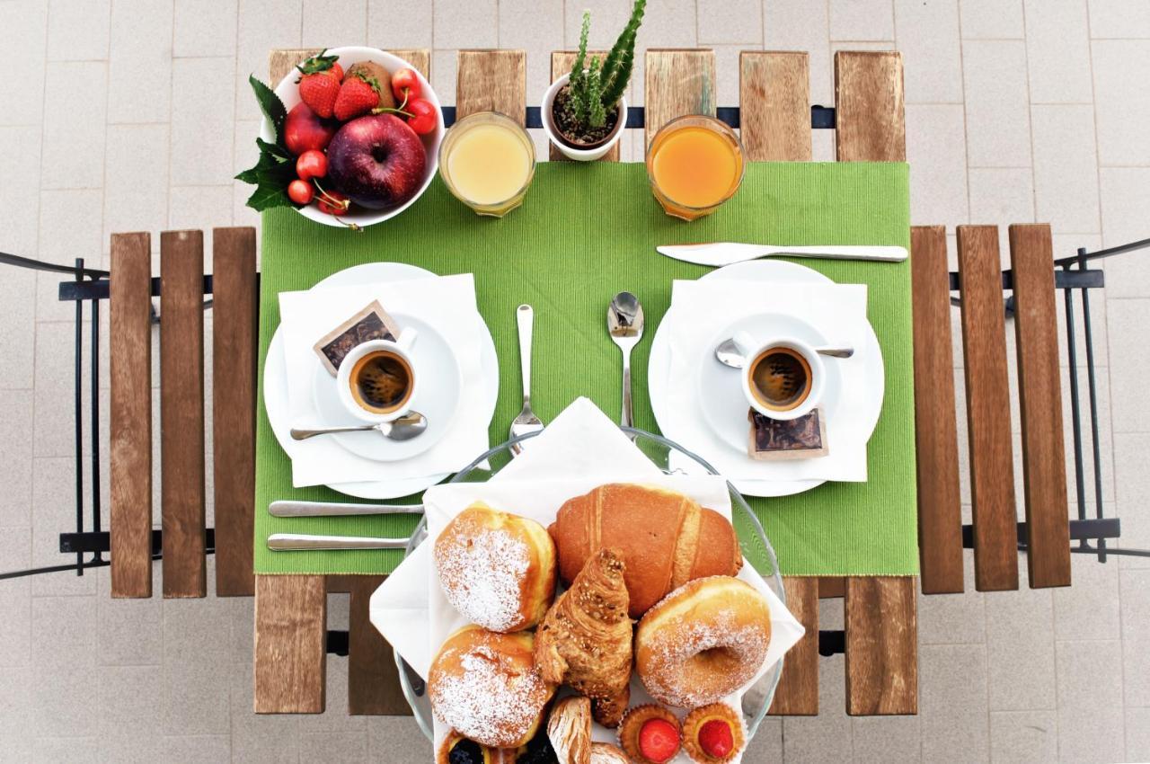 Hotel Aria Di Mare - Bed & Brunch In Centro A Ричоне Екстериор снимка