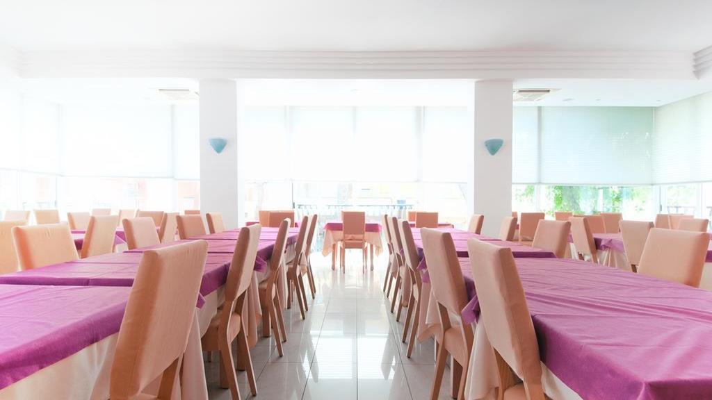 Hotel Aria Di Mare - Bed & Brunch In Centro A Ричоне Екстериор снимка