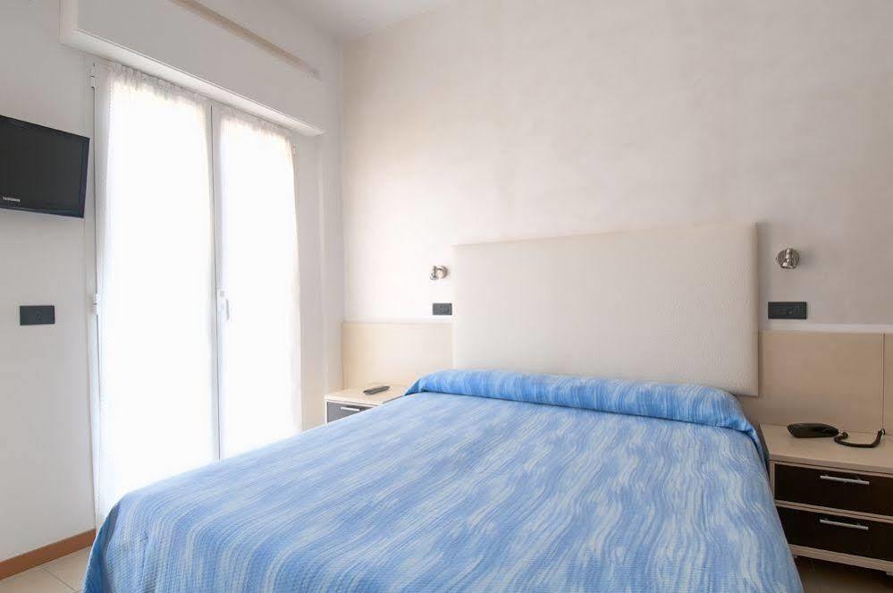 Hotel Aria Di Mare - Bed & Brunch In Centro A Ричоне Екстериор снимка